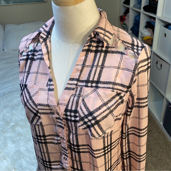 Candie’s | Pink Plaid Lightweight Sheer Flannel Button Ip Top Cutout Shoulders - Picture 4 of 13